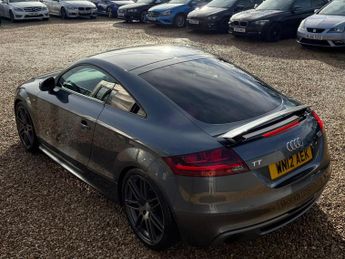Audi TT 2.0 TFSI Black Edition S Tronic quattro Euro 5 (s/s) 3dr