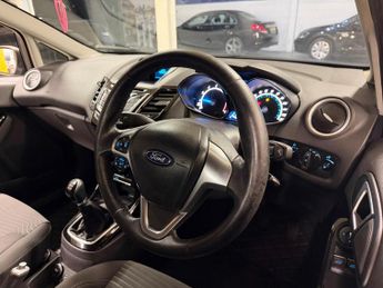 Ford Fiesta 1.0T EcoBoost Zetec Euro 5 (s/s) 3dr