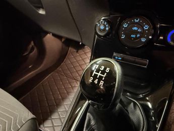 Ford Fiesta 1.0T EcoBoost Zetec Euro 5 (s/s) 3dr