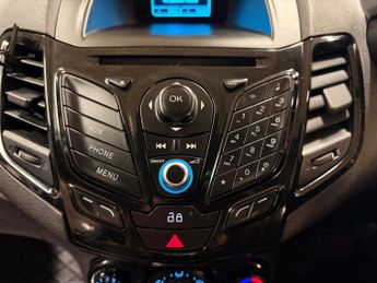 Ford Fiesta 1.0T EcoBoost Zetec Euro 5 (s/s) 3dr