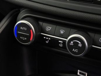 Alfa Romeo Giulia 2.0T Veloce Auto Euro 6 (s/s) 4dr