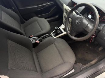 Vauxhall Astra 1.6i 16v Life 5dr