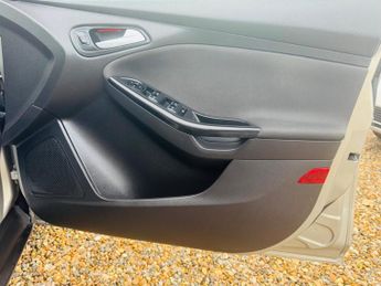 Ford Focus 1.5 TDCi Titanium Powershift Euro 6 (s/s) 5dr