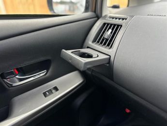 Toyota Prius 1.5 CVT 4dr