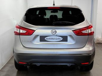 NISSAN QASHQAI 1.6 dCi N-Connecta SUV 5dr Diesel XTRON 2WD Euro 6 (s/s) (130 ps