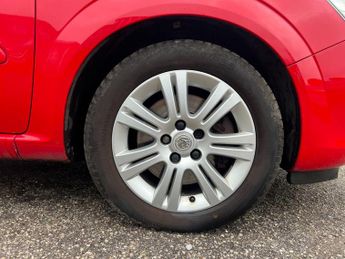 Vauxhall Zafira 1.7 CDTi ecoFLEX Design MPV 5dr Diesel Manual Euro 5 (110 ps)