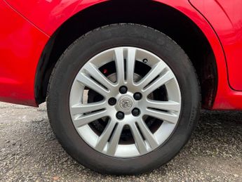 Vauxhall Zafira 1.7 CDTi ecoFLEX Design MPV 5dr Diesel Manual Euro 5 (110 ps)