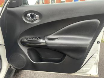 Nissan Juke 1.6 Tekna SUV 5dr Petrol XTRON Euro 6 (117 ps)