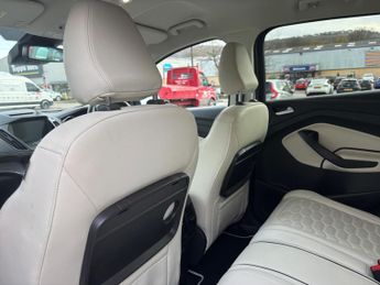 Ford Kuga 1.5T EcoBoost Vignale Auto AWD Euro 6 (s/s) 5dr