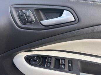 Ford Kuga 1.5T EcoBoost Vignale Auto AWD Euro 6 (s/s) 5dr