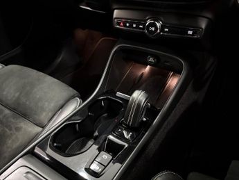 Volvo XC40 2.0 D4 R-Design Pro Auto AWD Euro 6 (s/s) 5dr