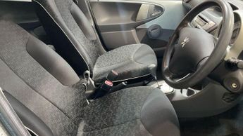 Peugeot 107 1.0 12V Urban 2 Tronic Euro 5 5dr
