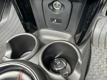 MINI Convertible 2.0 Cooper S Steptronic Euro 6 (s/s) 2dr