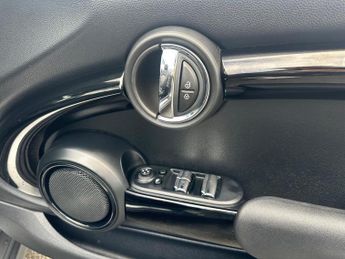 MINI Convertible 2.0 Cooper S Steptronic Euro 6 (s/s) 2dr