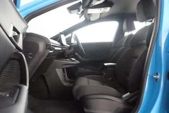 MG MG4 64kWh SE Long Range Auto 5dr