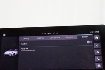 MG MG4 64kWh SE Long Range Auto 5dr