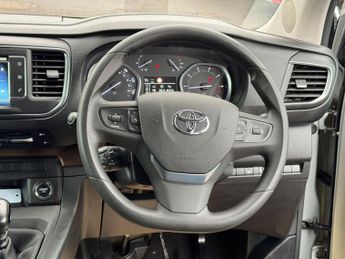 Toyota PROACE Verso 2.0D Family Medium MPV MWB Euro 6 (s/s) 5dr (8 Seat)