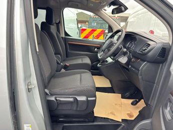 Toyota PROACE Verso 2.0D Family Medium MPV MWB Euro 6 (s/s) 5dr (8 Seat)