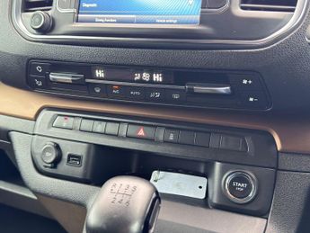 Toyota PROACE Verso 2.0D Family Medium MPV MWB Euro 6 (s/s) 5dr (8 Seat)