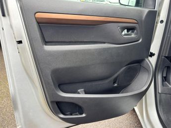 Toyota PROACE Verso 2.0D Family Medium MPV MWB Euro 6 (s/s) 5dr (8 Seat)