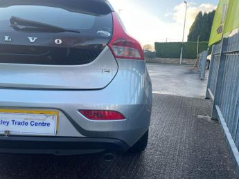 Volvo V40 1.6 T4 SE Lux Nav Hatchback 5dr Petrol Powershift Euro 5 (s/s) (