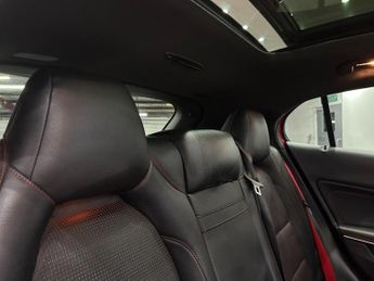 Mercedes-Benz GLA 2.1 GLA220d AMG Line (Premium Plus) 7G-DCT 4MATIC Euro 6 (s/s) 5