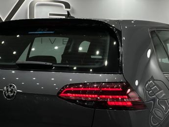 Volkswagen e-Golf 35.8kWh e-Golf Auto 5dr