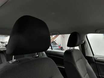 Volkswagen e-Golf 35.8kWh e-Golf Auto 5dr