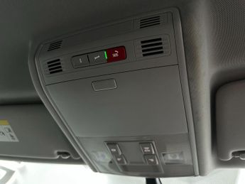 Volkswagen e-Golf 35.8kWh e-Golf Auto 5dr