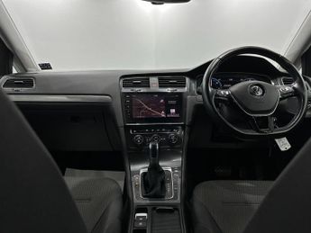 Volkswagen e-Golf 35.8kWh e-Golf Auto 5dr