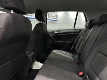 Volkswagen e-Golf 35.8kWh e-Golf Auto 5dr