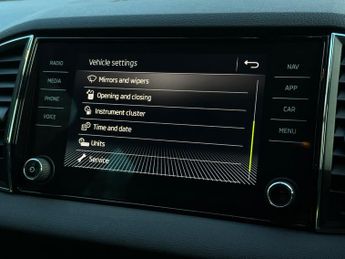 Skoda Karoq 1.5 TSI SE L DSG Euro 6 (s/s) 5dr