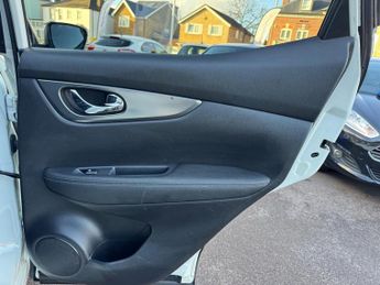 Nissan Qashqai 1.2 DIG-T Tekna XTRON Euro 6 (s/s) 5dr