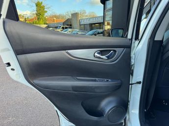 Nissan Qashqai 1.2 DIG-T Tekna XTRON Euro 6 (s/s) 5dr