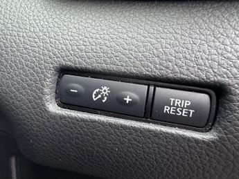 Nissan Qashqai 1.2 DIG-T N-Connecta XTRON Euro 6 (s/s) 5dr