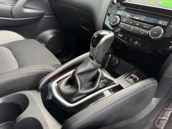 Nissan Qashqai 1.2 DIG-T N-Connecta XTRON Euro 6 (s/s) 5dr