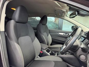 Nissan Qashqai 1.2 DIG-T N-Connecta XTRON Euro 6 (s/s) 5dr