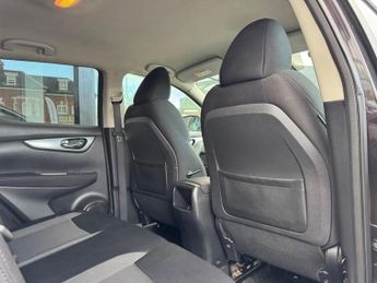 Nissan Qashqai 1.2 DIG-T N-Connecta XTRON Euro 6 (s/s) 5dr
