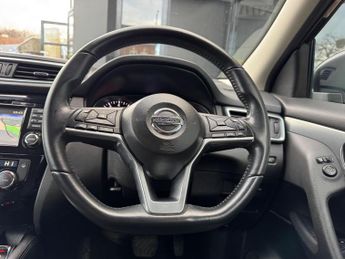 Nissan Qashqai 1.2 DIG-T N-Connecta XTRON Euro 6 (s/s) 5dr