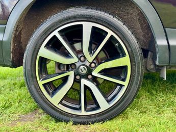 Nissan Qashqai 1.2 DIG-T Tekna XTRON 2WD Euro 6 (s/s) 5dr