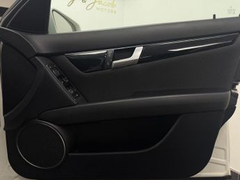 Mercedes-Benz C Class 1.8 C180 BlueEfficiency SE G-Tronic+ Euro 5 (s/s) 4dr