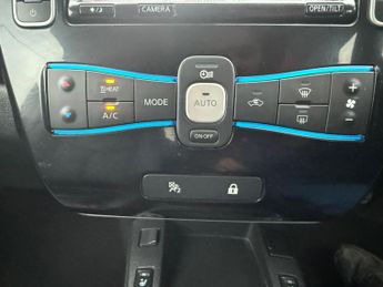 Nissan Leaf 30kWh Tekna Auto 5dr