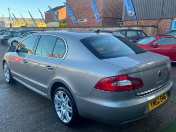 Skoda Superb 1.8 TSI Elegance Hatchback 5dr Petrol DSG Euro 5 (160 ps)