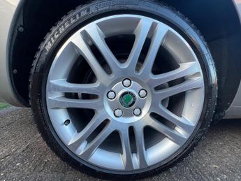 Skoda Superb 1.8 TSI Elegance Hatchback 5dr Petrol DSG Euro 5 (160 ps)