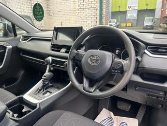 Toyota RAV4 2.5 VVT-h Design CVT 4WD Euro 6 (s/s) 5dr