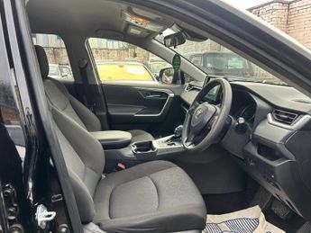 Toyota RAV4 2.5 VVT-h Design CVT 4WD Euro 6 (s/s) 5dr