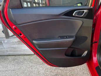 Kia Ceed 1.6 CRDi 3 DCT Euro 6 (s/s) 5dr