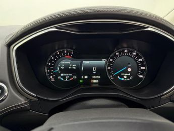 Ford Mondeo 2.0 TDCi Vignale Powershift Euro 6 (s/s) 4dr