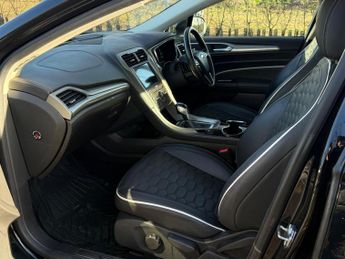 Ford Mondeo 2.0 TDCi Vignale Powershift Euro 6 (s/s) 4dr