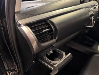 Toyota Hilux 2.8 D-4D Invincible Auto 4WD Euro 6 (s/s) 4dr